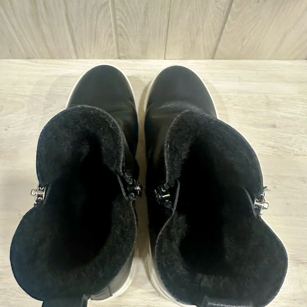 Cat & Jack Black Zip Up Sneaker Boots Size 5 🥳HOST PICK🥳